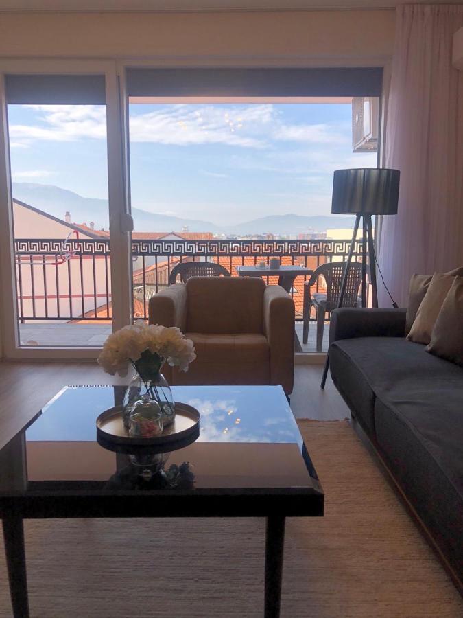 Apartment Prizreni-Free Private Parking Dış mekan fotoğraf