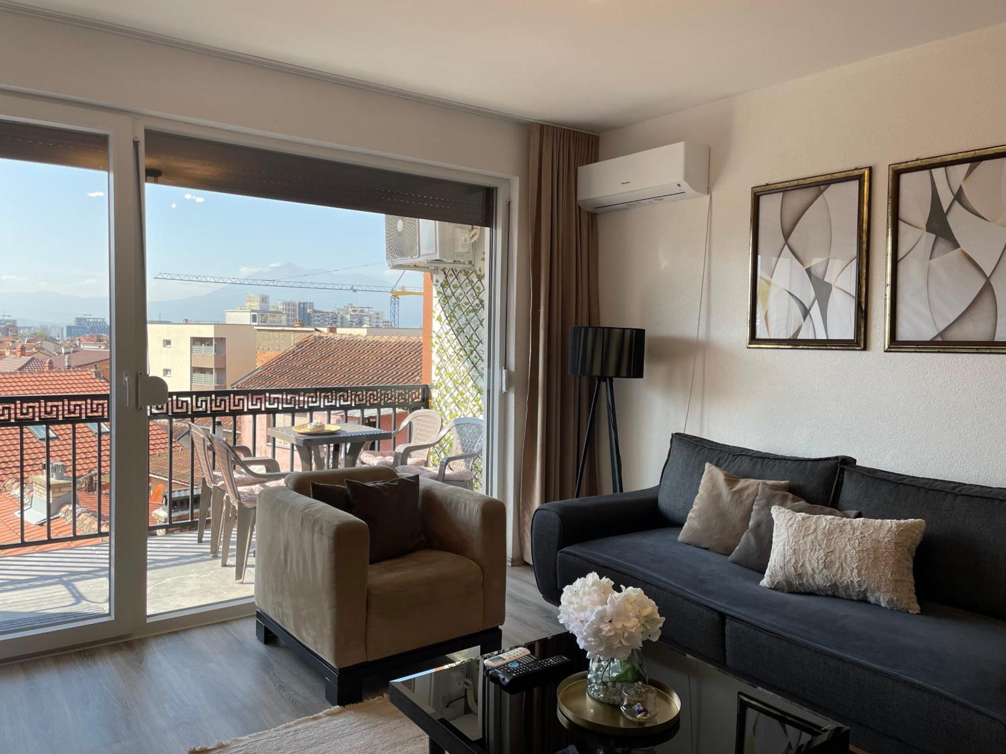 Apartment Prizreni-Free Private Parking Dış mekan fotoğraf