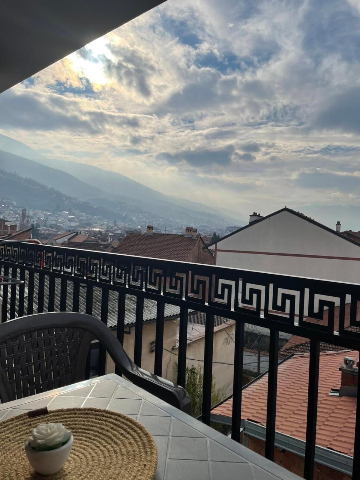 Apartment Prizreni-Free Private Parking Dış mekan fotoğraf